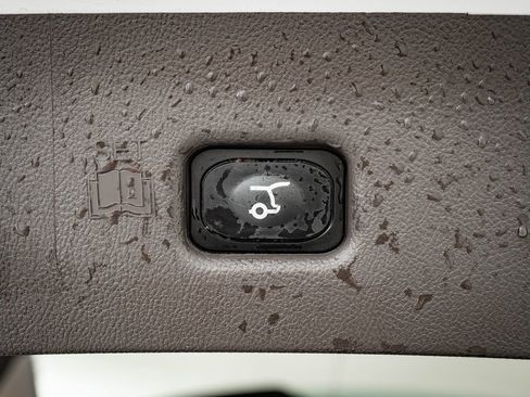 Used 2021 Lincoln Nautilus FWD w/ Equipment Group 101A image 20