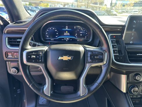 Used 2023 Chevrolet Suburban Premier image 15