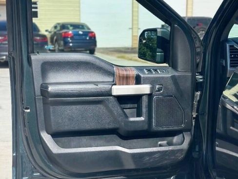 Used 2015 Ford F150 Lariat image 13