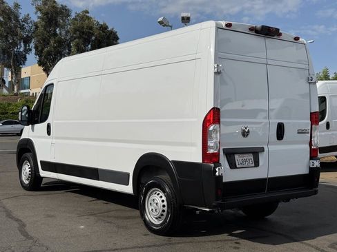 Used 2025 RAM ProMaster 2500 w/ Convenience Group FWD image 9
