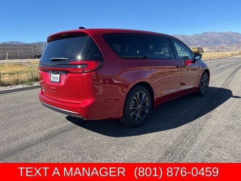 New 2026 Chrysler Pacifica Select FWD image 3