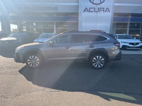 Used 2024 Subaru Outback Limited image 3