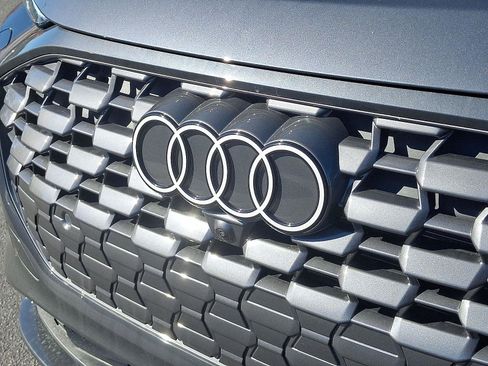 Used 2025 Audi Q5 Premium Plus image 24