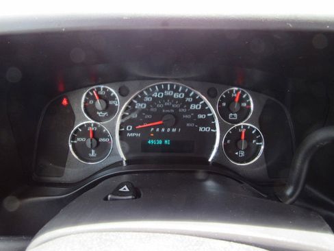 Used 2024 Chevrolet Express 3500 w/ Power Convenience Package RWD image 28