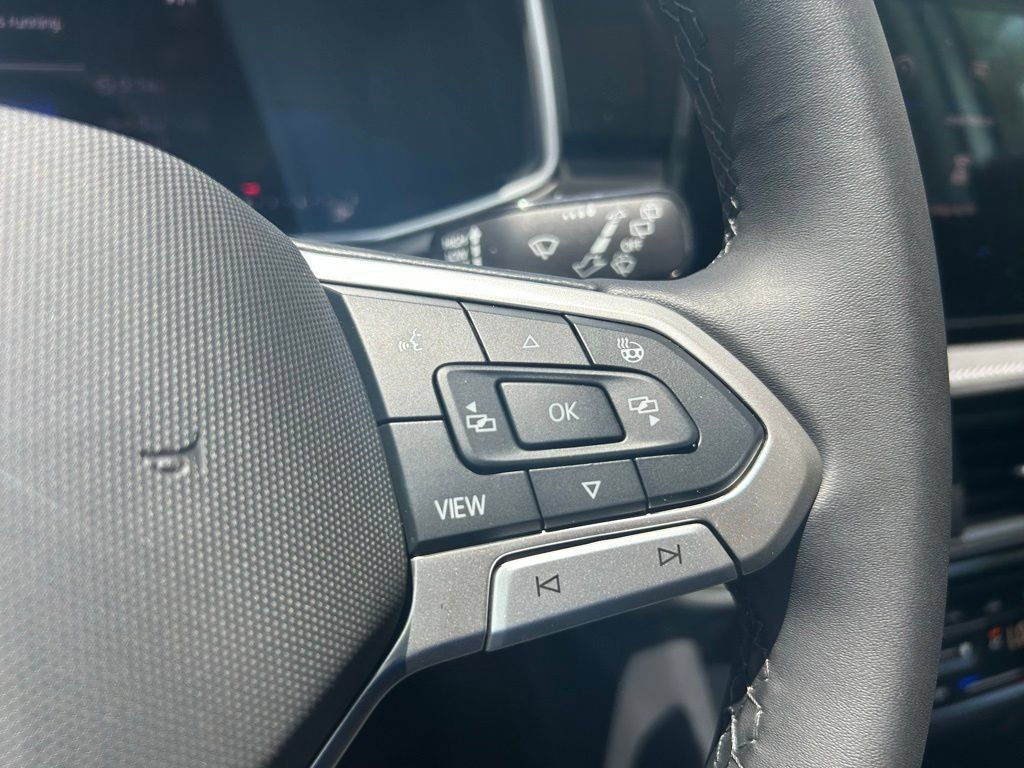 New 2026 Volkswagen Taos SE FWD image 22