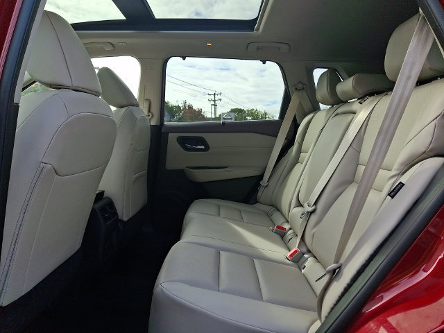 Used 2023 Nissan Rogue SV w/ SV Premium B Package AWD/4WD image 11