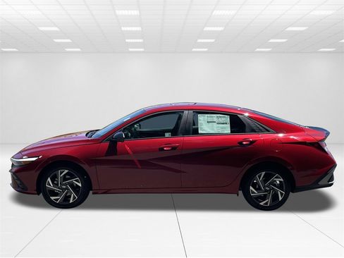 New 2025 Hyundai Elantra Sport image 4