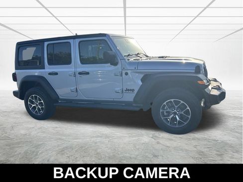 Used 2024 Jeep Wrangler Unlimited Sport AWD/4WD image 4