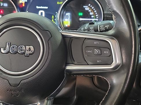 Used 2022 Jeep Wrangler Unlimited Sahara image 30