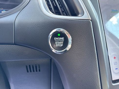 Used 2024 Ford Edge SEL image 11