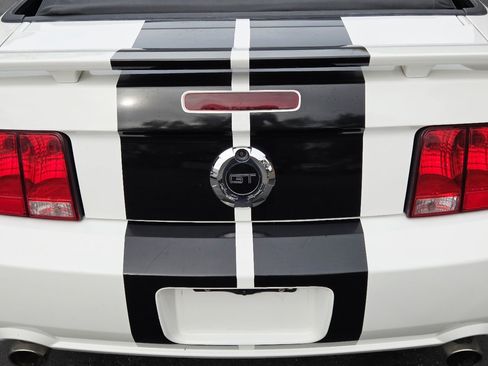 Used 2006 Ford Mustang GT image 38
