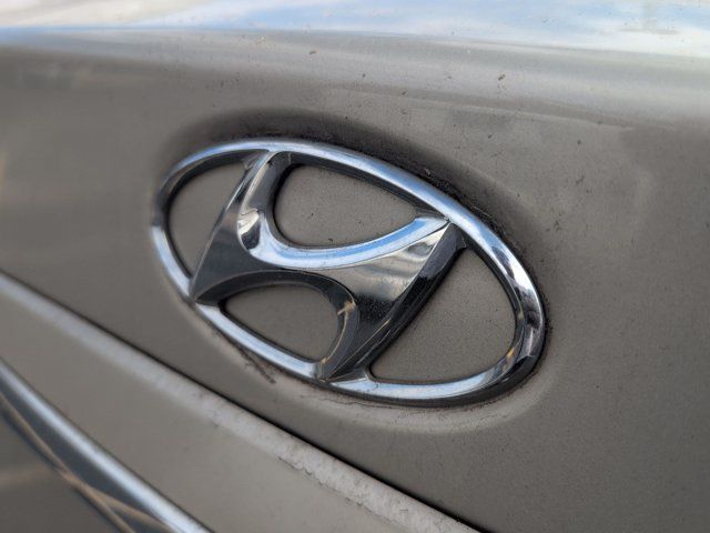 Used 2010 Hyundai Elantra GLS FWD image 8