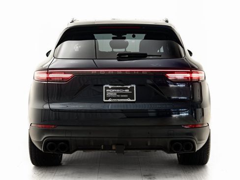 Used 2023 Porsche Cayenne Platinum Edition image 37