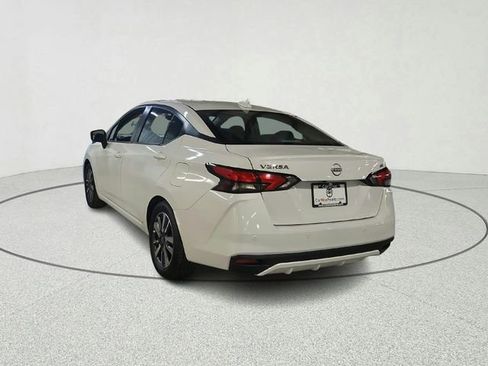 Used 2023 Nissan Versa SV image 5