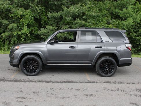 Used 2021 Toyota 4Runner Nightshade AWD/4WD image 5
