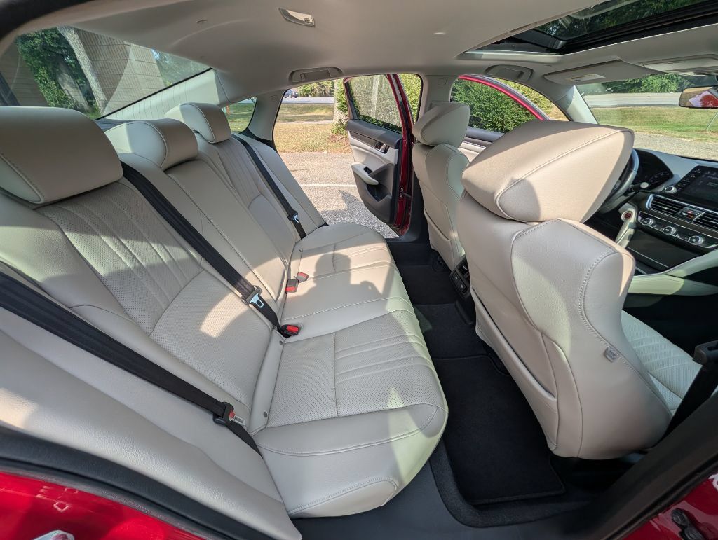 Used 2021 Honda Accord EX-L image 8