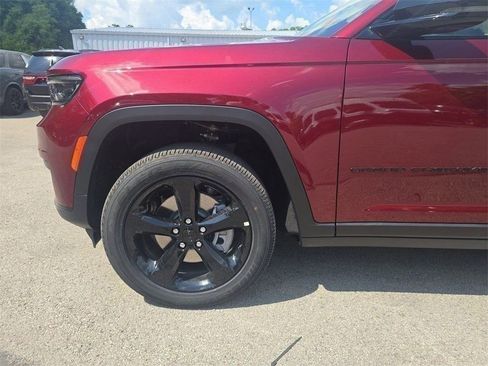 New 2025 Jeep Grand Cherokee L Altitude AWD/4WD image 8