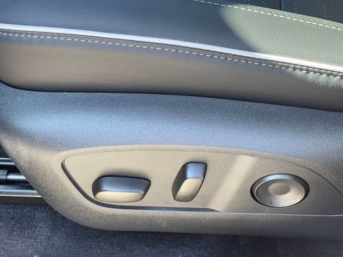 Used 2026 Buick Enclave Sport Touring w/ Power Package FWD image 8