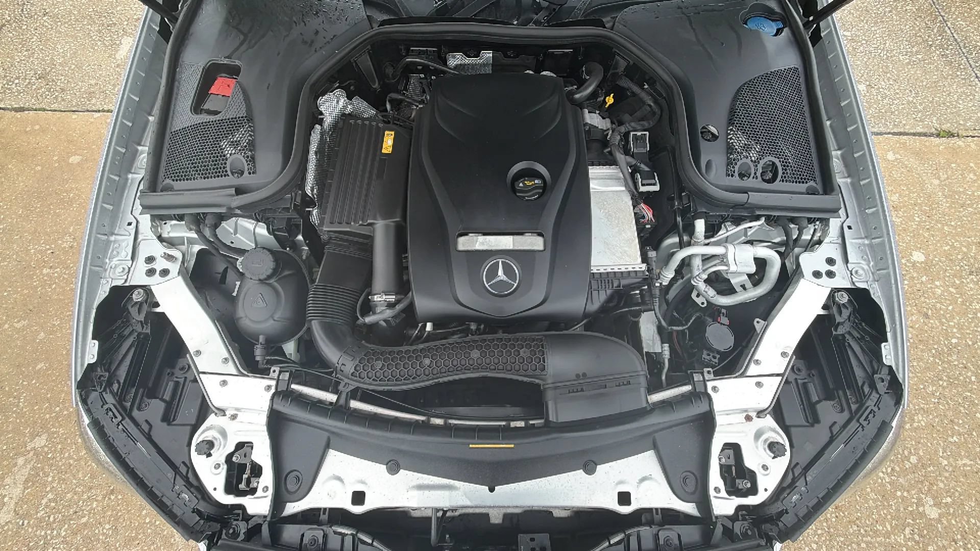 Used 2017 Mercedes-Benz E 300 image 29