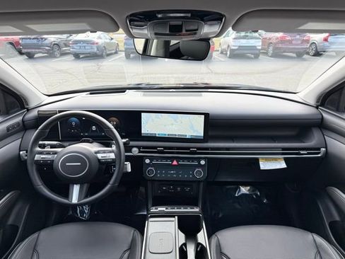 Used 2025 Hyundai Tucson Limited image 23