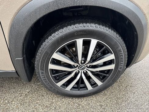 Used 2023 Nissan Pathfinder Platinum image 4