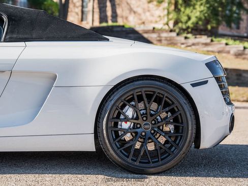 Used 2015 Audi R8 V8 w/ Full Leather Package image 73