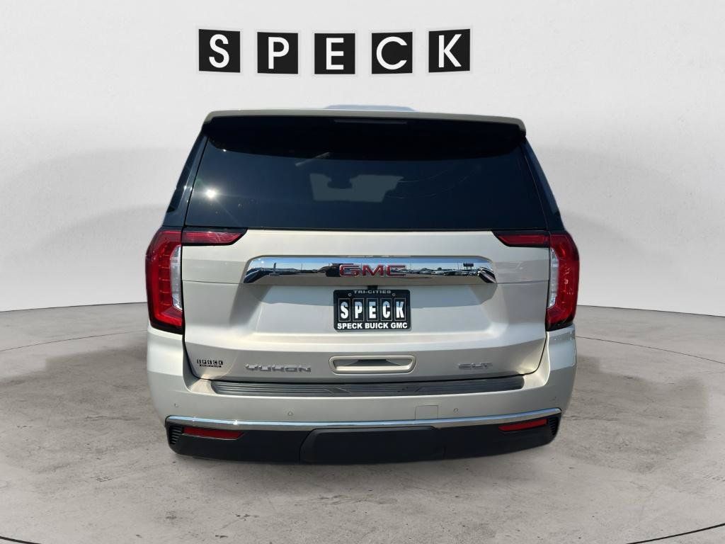 Used 2023 GMC Yukon XL SLT w/ SLT Premium Package AWD/4WD image 4