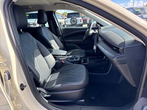 Certified 2025 Ford Mustang Mach-E Select image 28