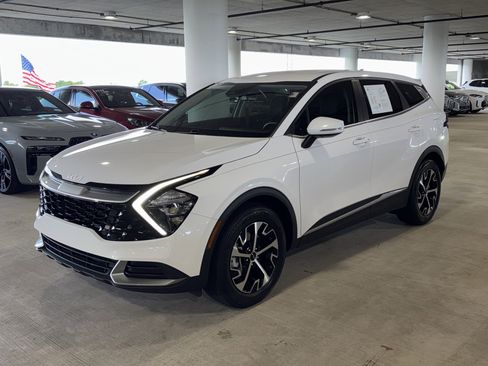 Used 2023 Kia Sportage EX FWD image 4