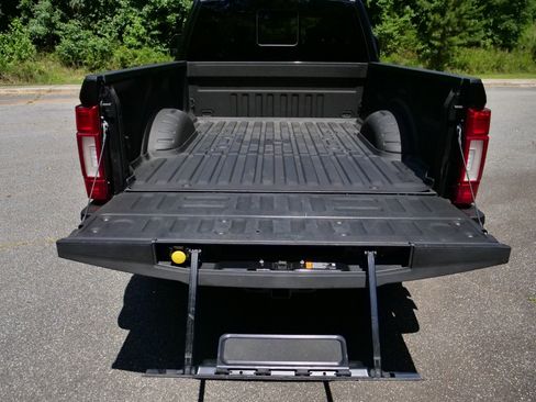 Used 2021 Ford F350 King Ranch w/ King Ranch Ultimate Package AWD/4WD image 31