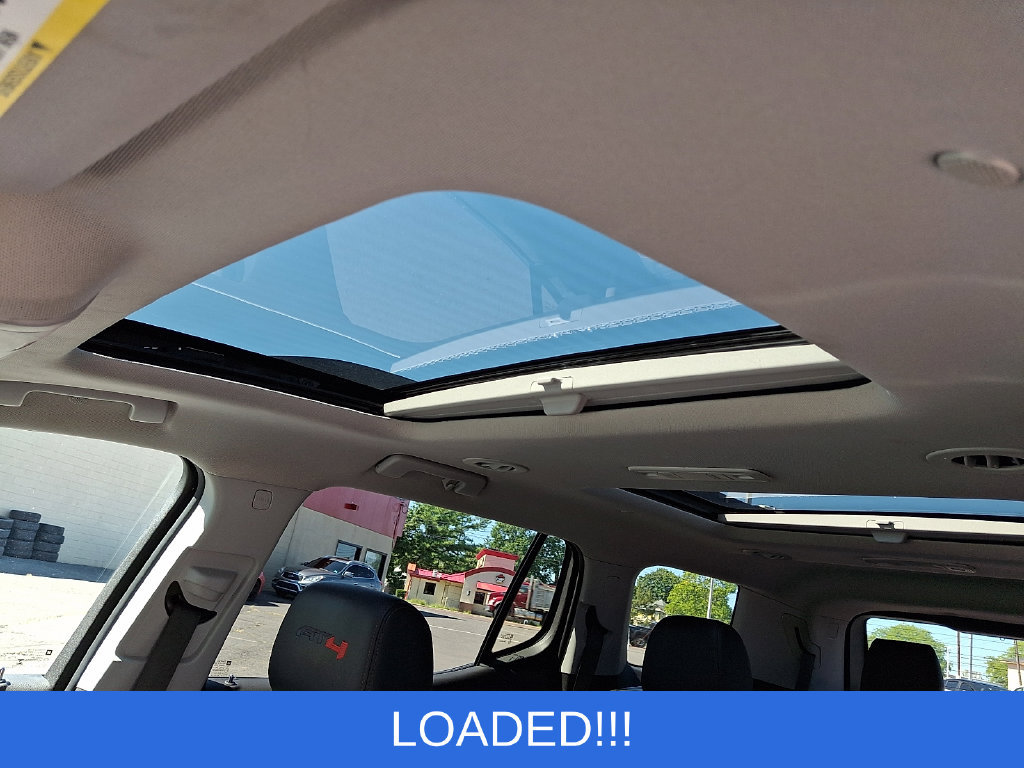 Used 2022 GMC Acadia AT4 w/ Technology Package AWD/4WD image 18