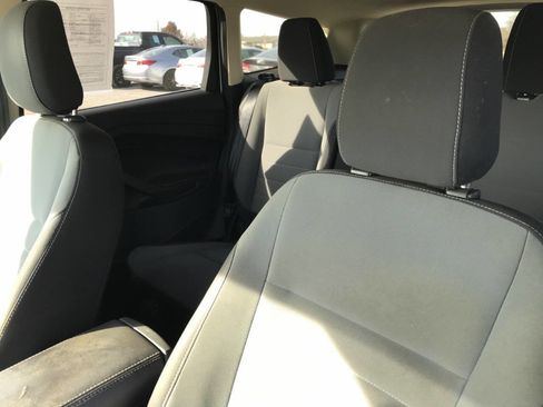 Used 2019 Ford Escape S image 8