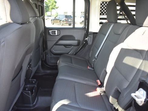 Used 2023 Jeep Wrangler Unlimited Sahara w/ Cold Weather Group AWD/4WD image 14