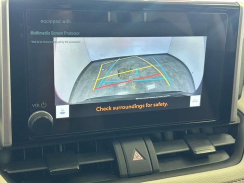 Used 2025 Toyota RAV4 XLE w/ Convenience Package FWD image 25