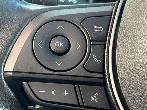 Used 2020 Toyota RAV4 XLE Premium image 21