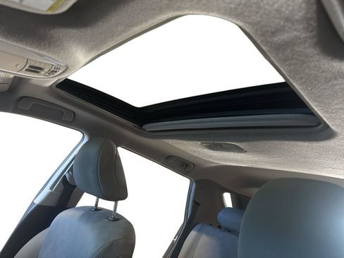 Used 2010 Toyota Matrix S FWD image 17