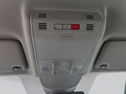 Used 2024 Volkswagen Taos SE image 21