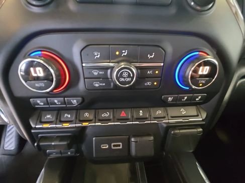 Used 2020 Chevrolet Silverado 1500 High Country w/ Technology Package AWD/4WD image 17