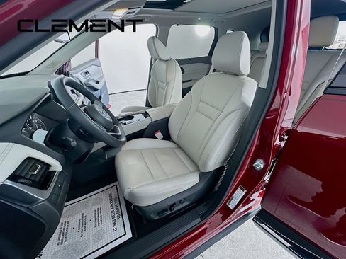 Used 2023 Nissan Rogue SL w/ SL Premium Package image 31