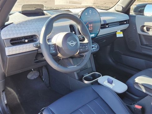 Used 2025 MINI Cooper 2-Door Hardtop image 19