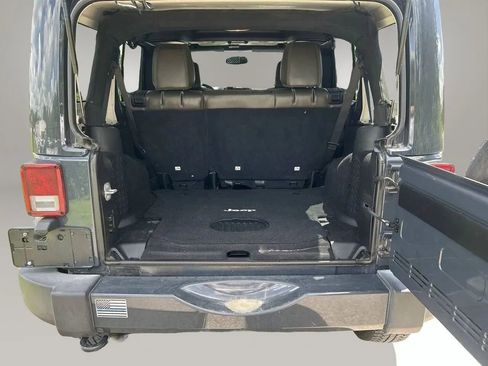 Used 2017 Jeep Wrangler Unlimited Sahara w/ Dual Top Group AWD/4WD image 22