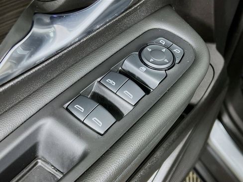 Used 2024 GMC Terrain SLE FWD image 30