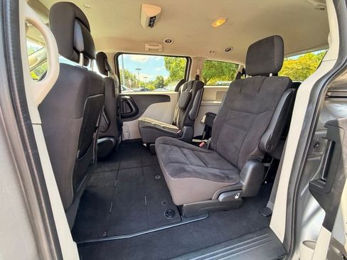 Used 2017 Dodge Grand Caravan SE w/ Power Window Group FWD image 16