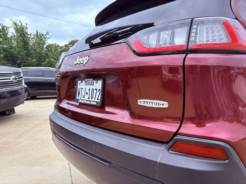 Used 2021 Jeep Cherokee Latitude FWD image 9