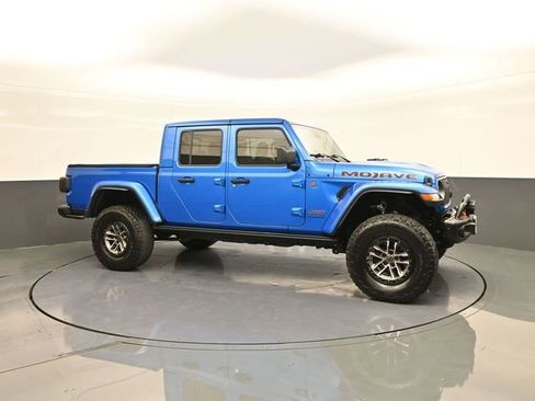 Used 2024 Jeep Gladiator Mojave AWD/4WD image 17