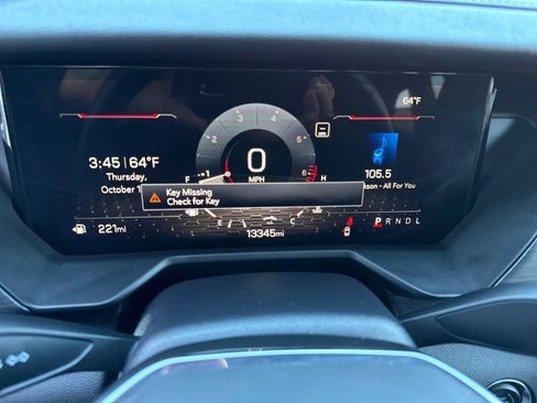 Used 2025 GMC Acadia Elevation image 21