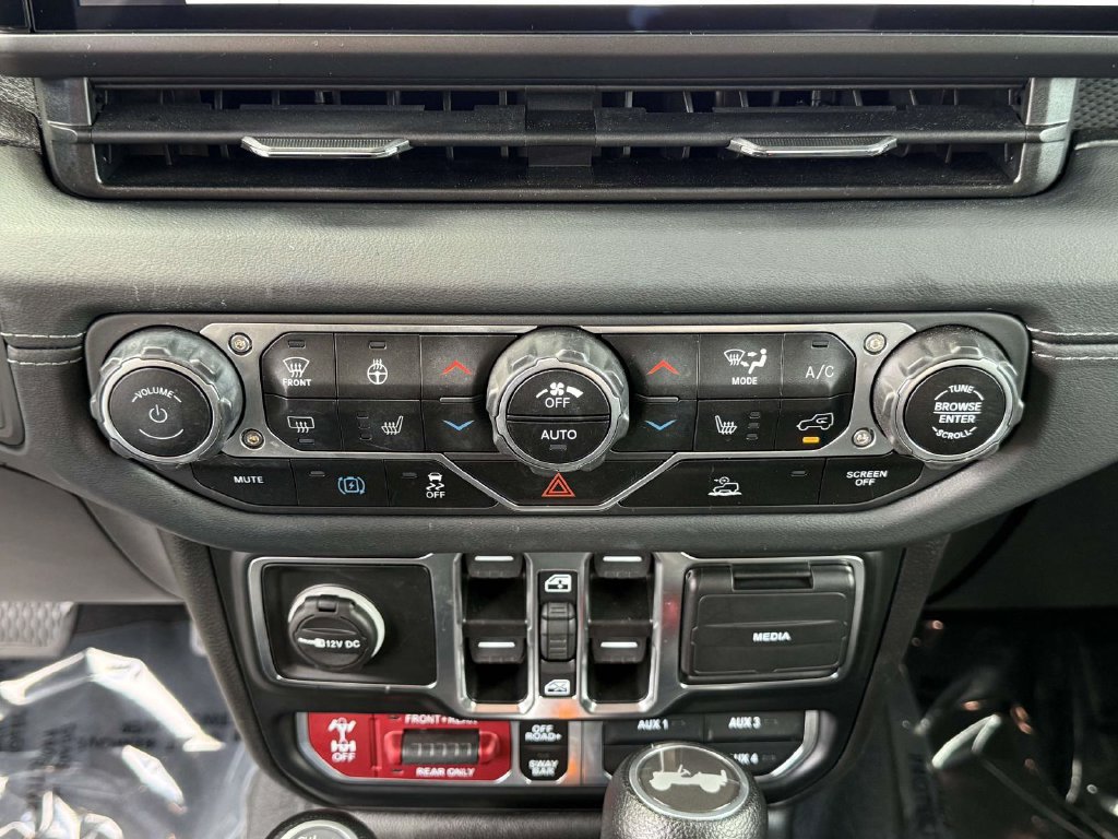 Used 2024 Jeep Wrangler Unlimited Rubicon 4xe w/ Convenience Group AWD/4WD image 20