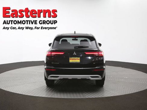 Used 2024 Mitsubishi Outlander SE AWD/4WD image 36
