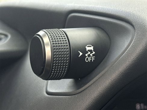 Used 2019 Lexus UX 200 w/ Premium Package image 30