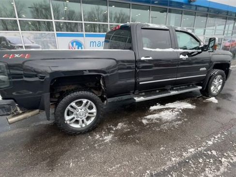 Certified 2019 Chevrolet Silverado 2500 High Country w/ Duramax Plus Package image 4